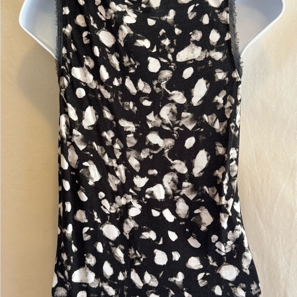 E-141 Simply Vera Vera Wang Black White & Gray Sleeveless Summer Blouse Size S - Picture 10 of 14